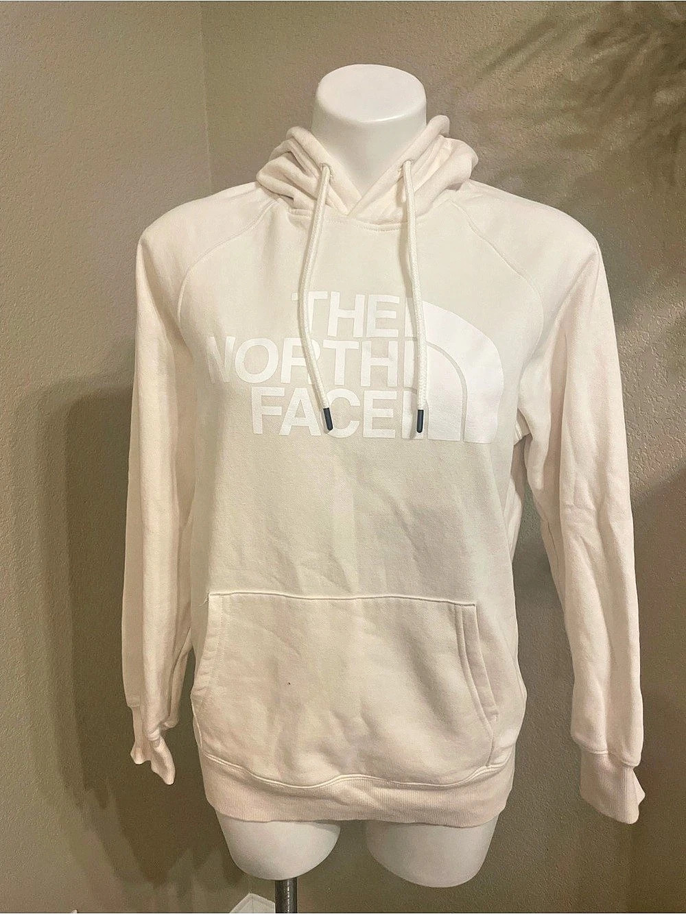 The North Face Women's Hoodie in Cream Size Medium Like New